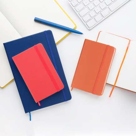 Бележник с ластик Kine - AP731965-06 Бележник с ластик Kine - AP731965-06